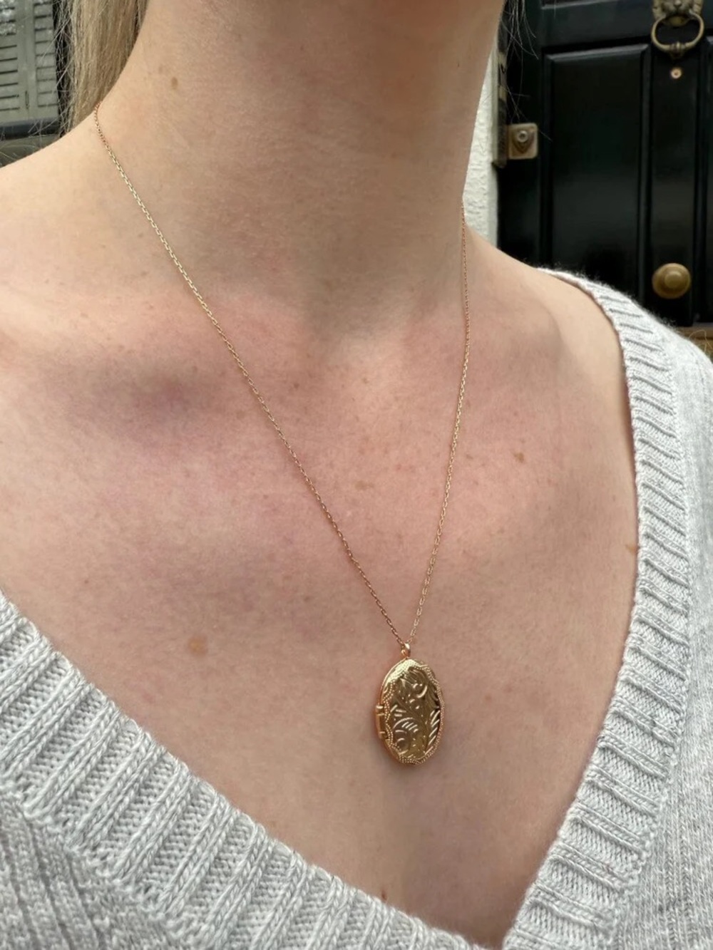 Brandy melville gold locket necklace